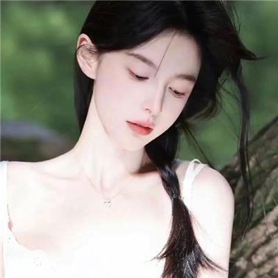男孩超级白
